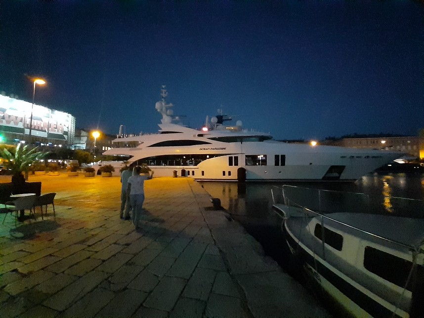 yacht2