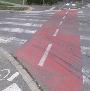 How to prevent rapid worn-out pedestrian crossings on roads