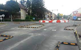 unnecessary-roundabout-kumiciceva-street-Slavonski Brod