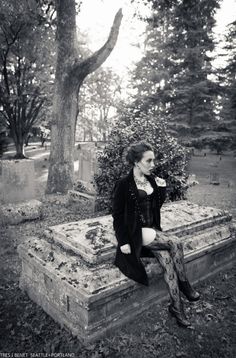 Gothic vampire cemetery boudoir. Photographed by Tres J Benet. Model is Sethra Chiffon. Pinterest