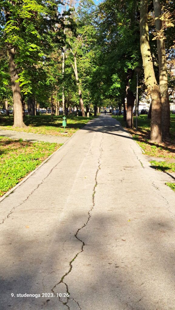 Pedestrian-path-in-Park-Klasije