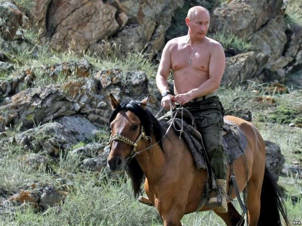 Putin-rides-a-horse