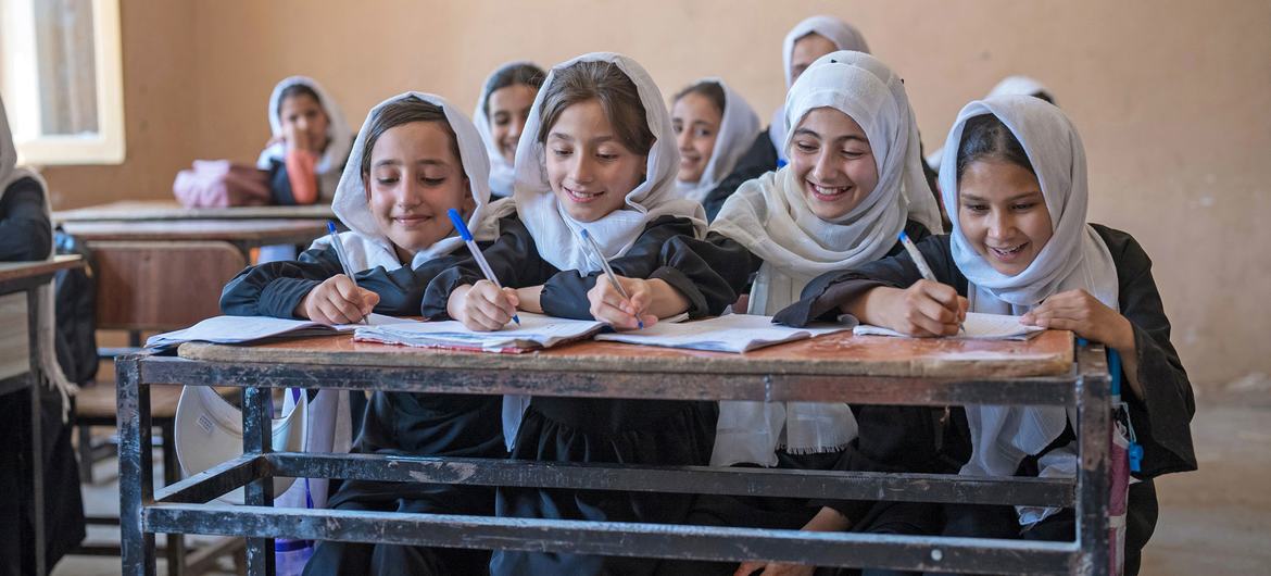 Young-girls-study-school-in-Mazar-i-Sharīf, Balkh Province, Afghanistan.