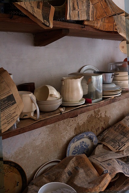 shelf-old-pots-vintage